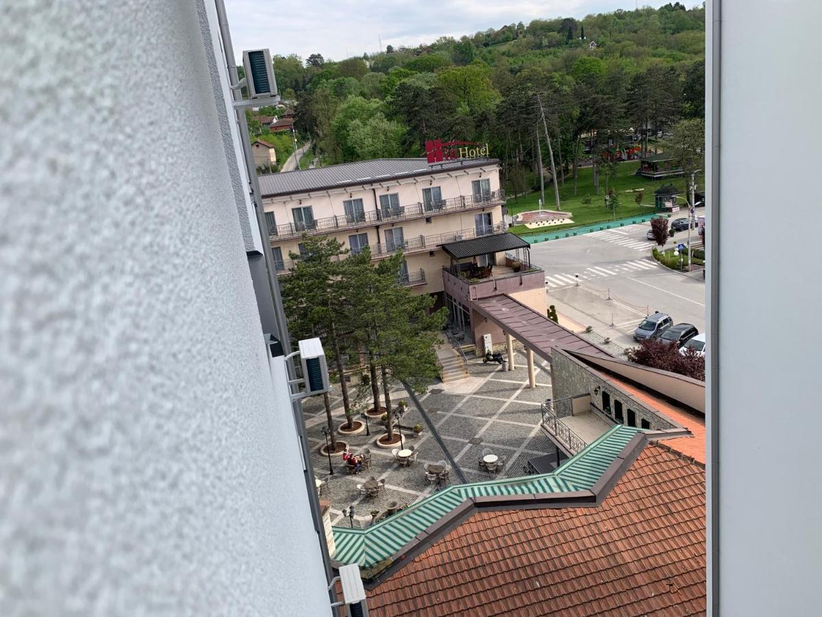 Aparthotel De Lux Nedeljkovic Jagodina Esterno foto
