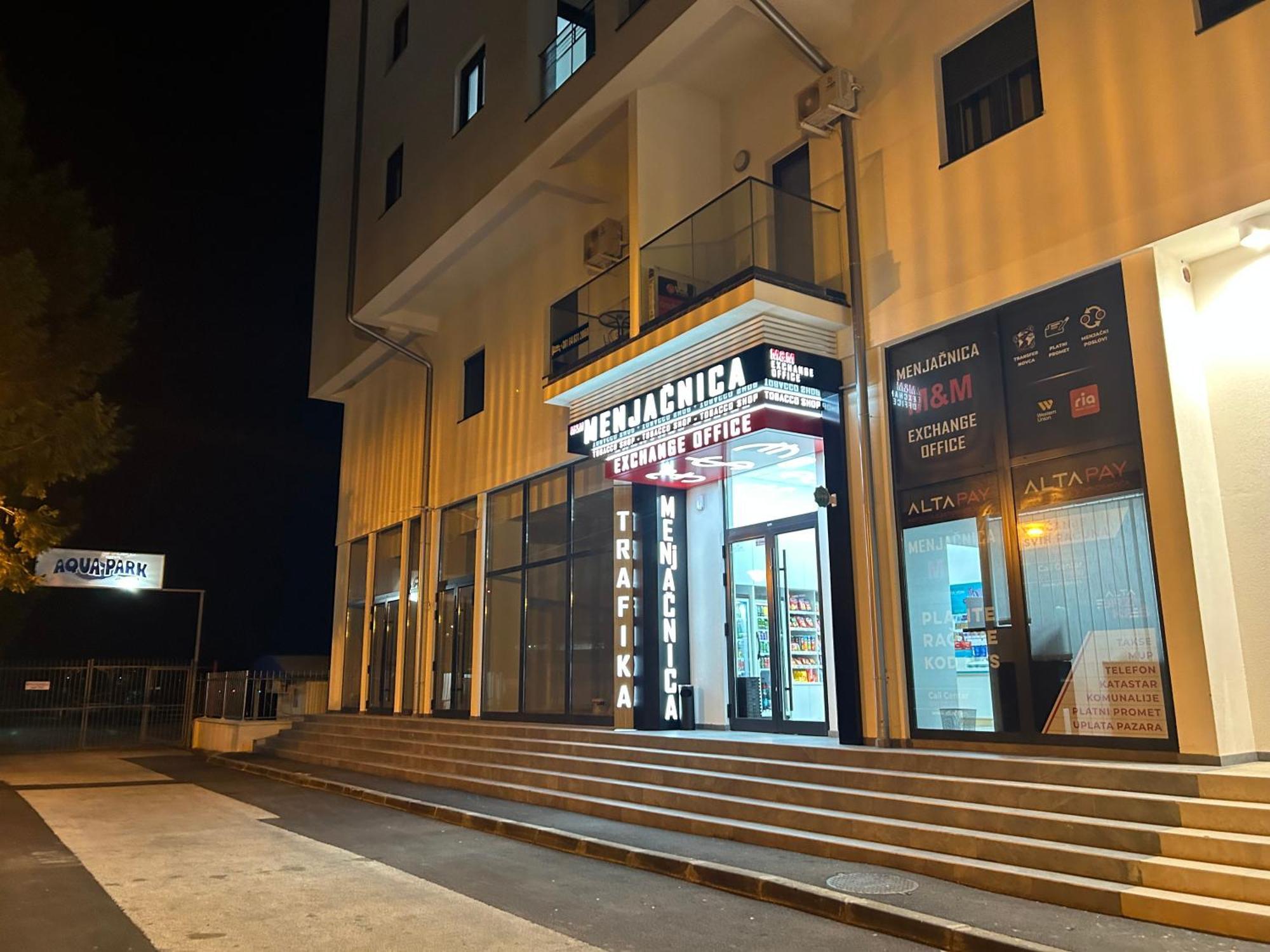 Aparthotel De Lux Nedeljkovic Jagodina Esterno foto