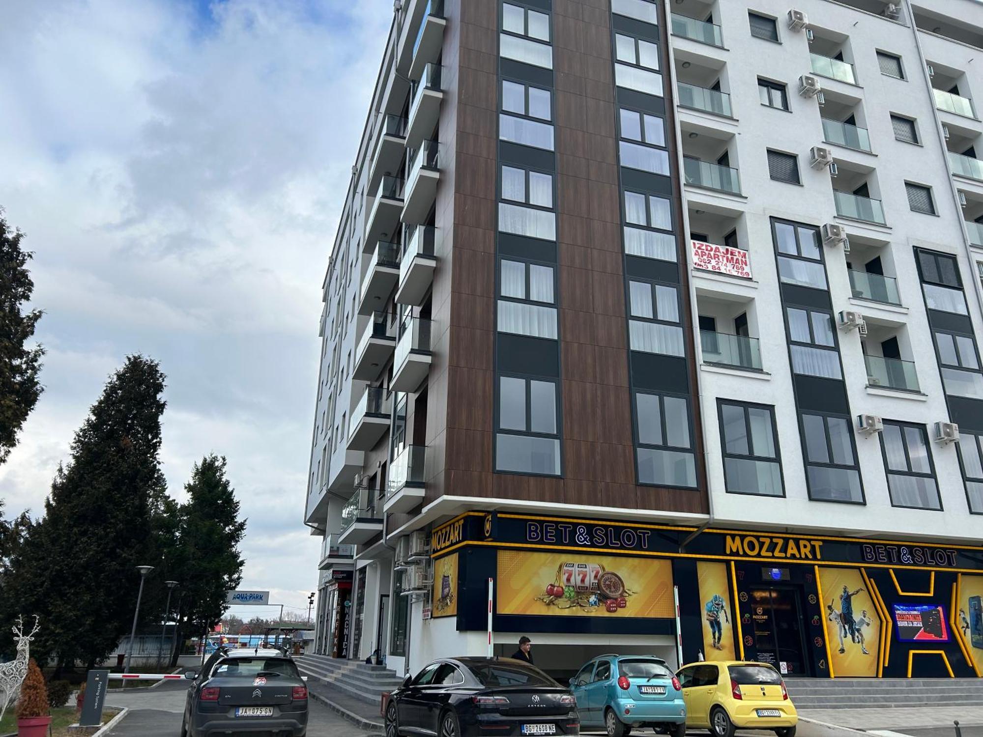 Aparthotel De Lux Nedeljkovic Jagodina Esterno foto