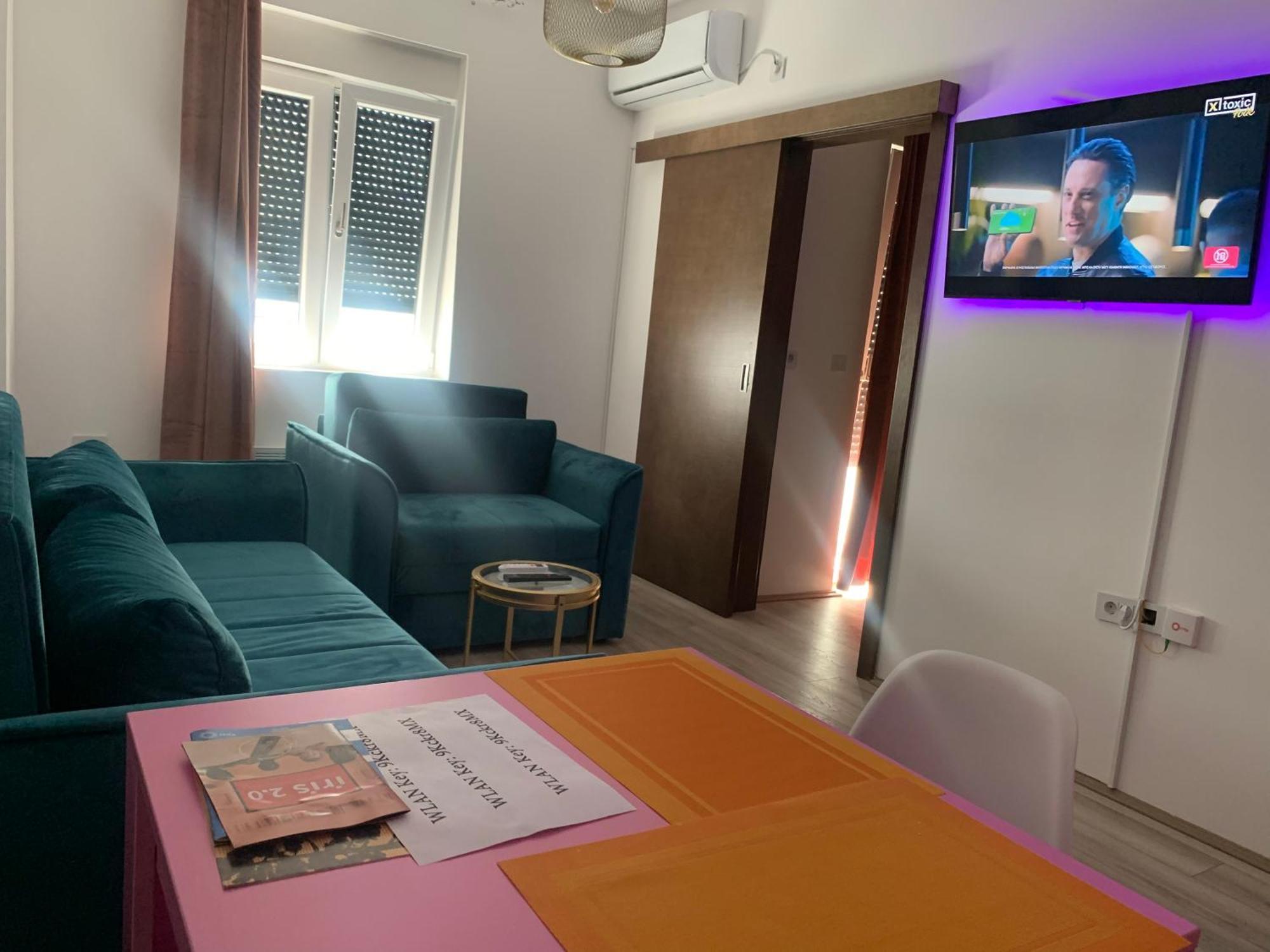 Aparthotel De Lux Nedeljkovic Jagodina Esterno foto