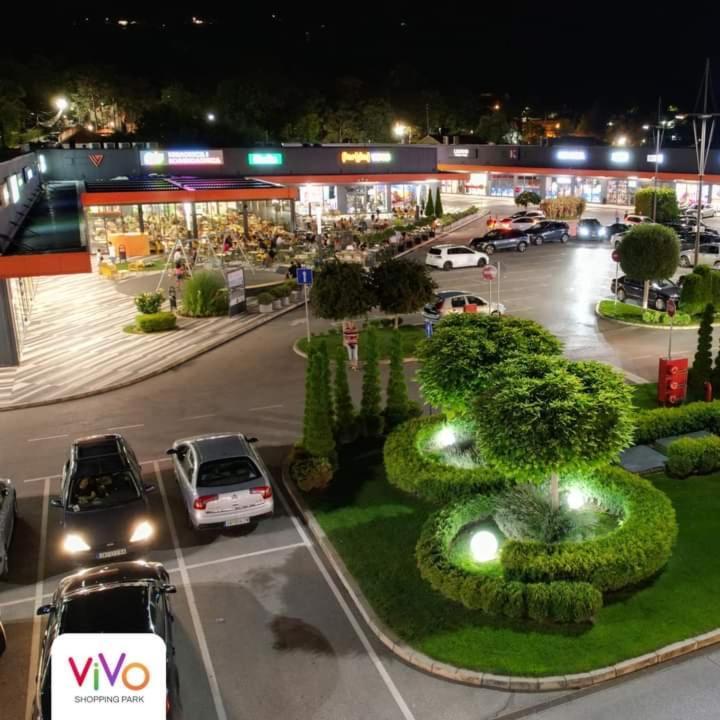 Aparthotel De Lux Nedeljkovic Jagodina Esterno foto