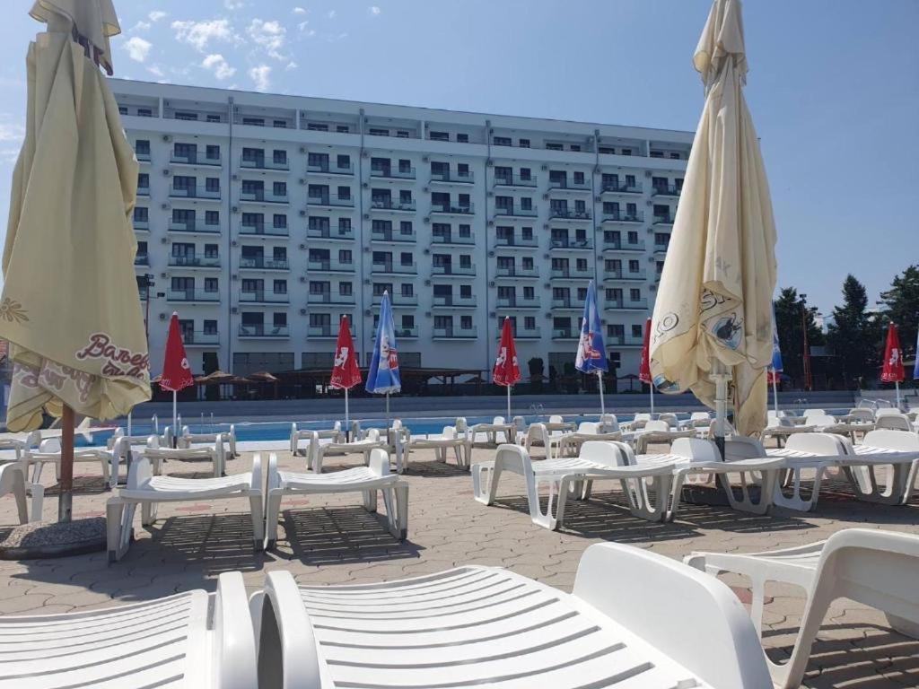 Aparthotel De Lux Nedeljkovic Jagodina Esterno foto