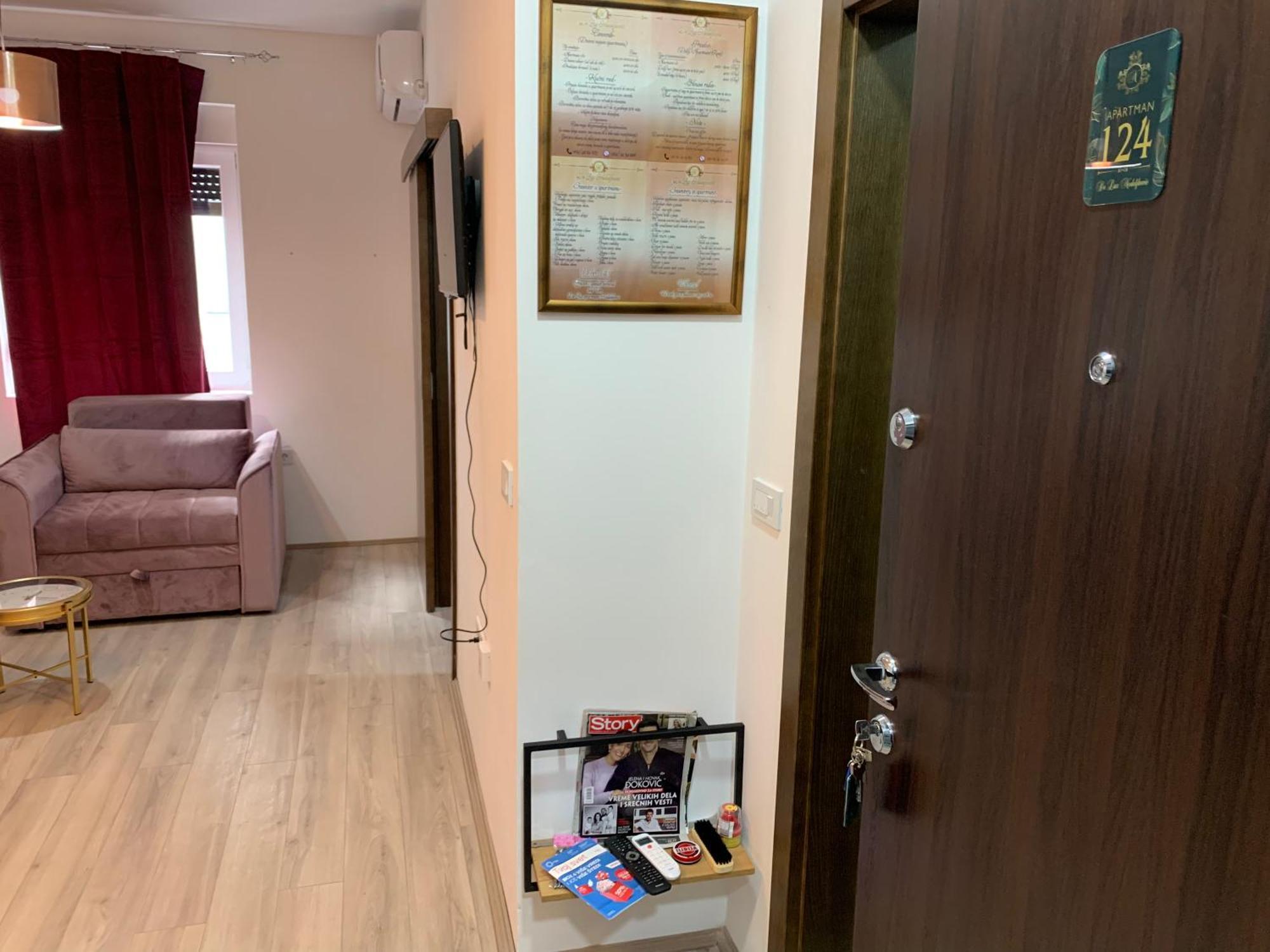 Aparthotel De Lux Nedeljkovic Jagodina Esterno foto